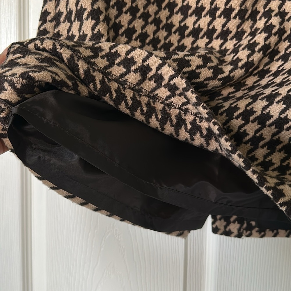 Talbots Petites Tan/Black Houndstooth Mini Skirt Size 6P - Picture 6 of 8